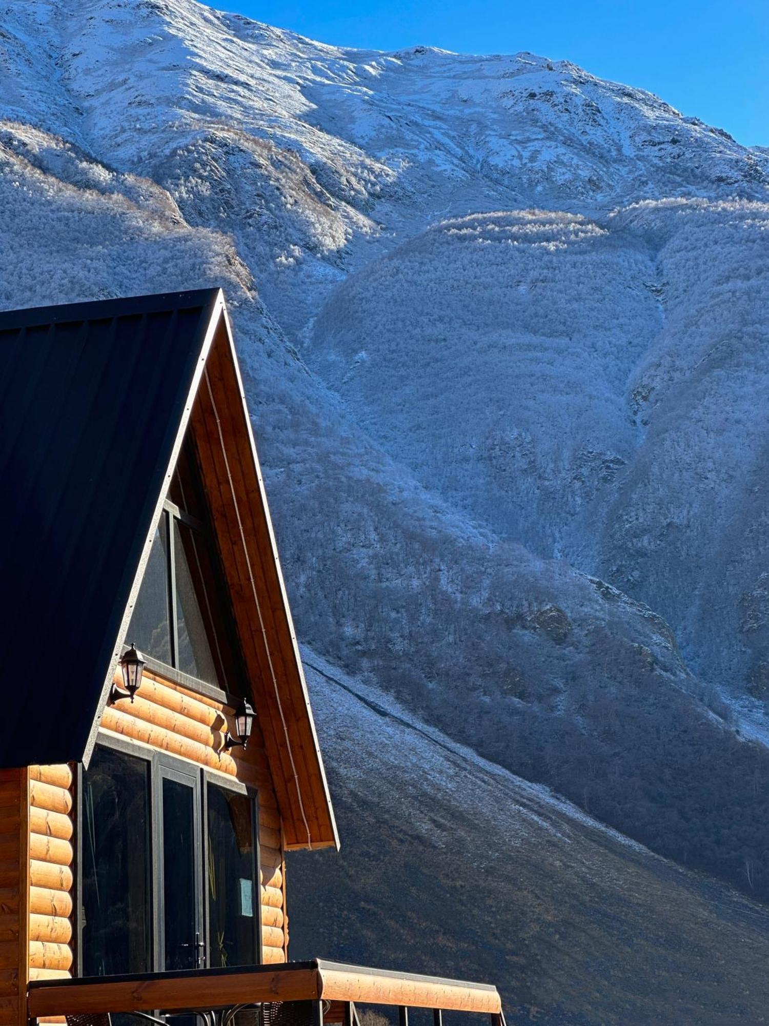 Kazbegi Inn Cottages Exterior foto