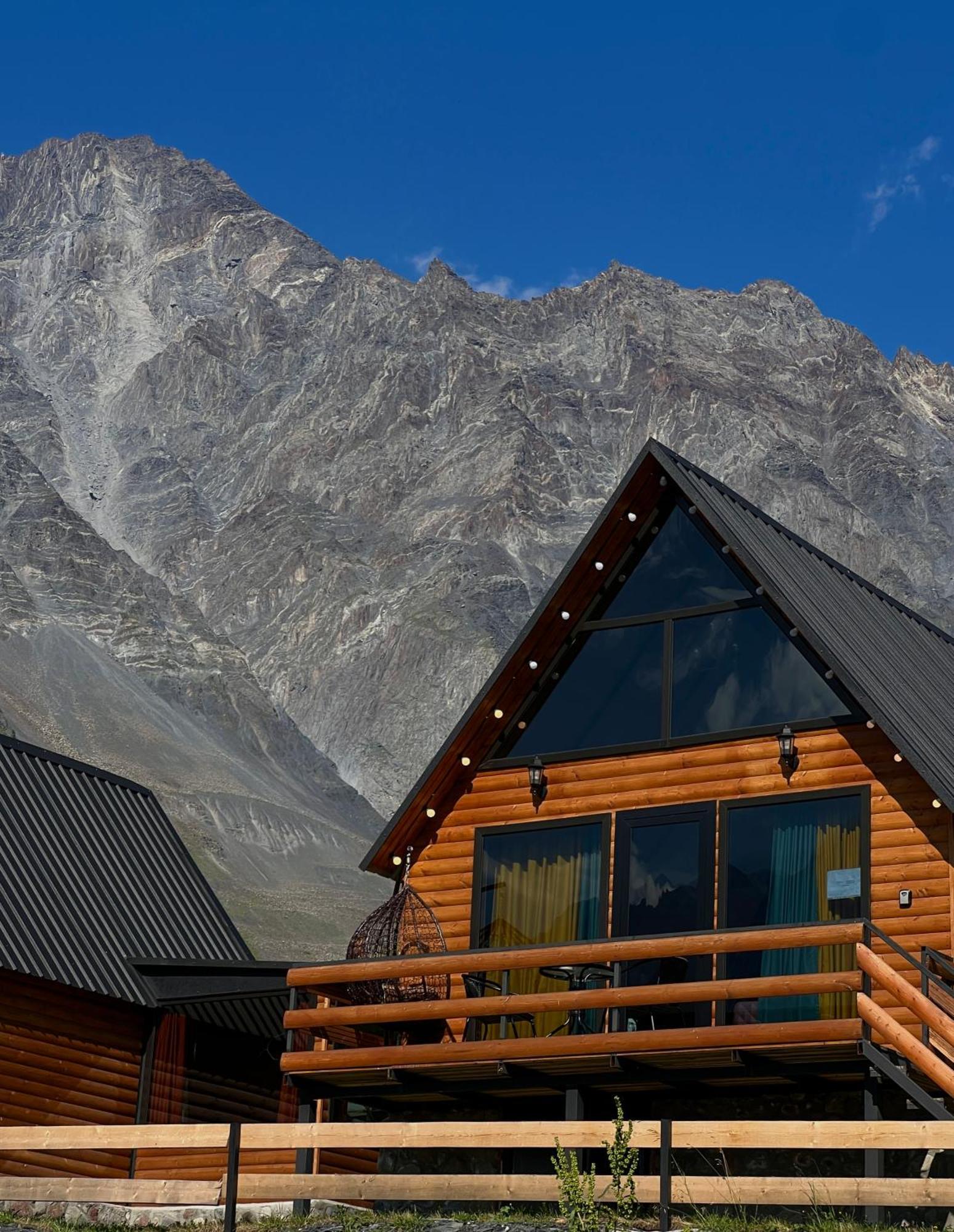 Kazbegi Inn Cottages Exterior foto