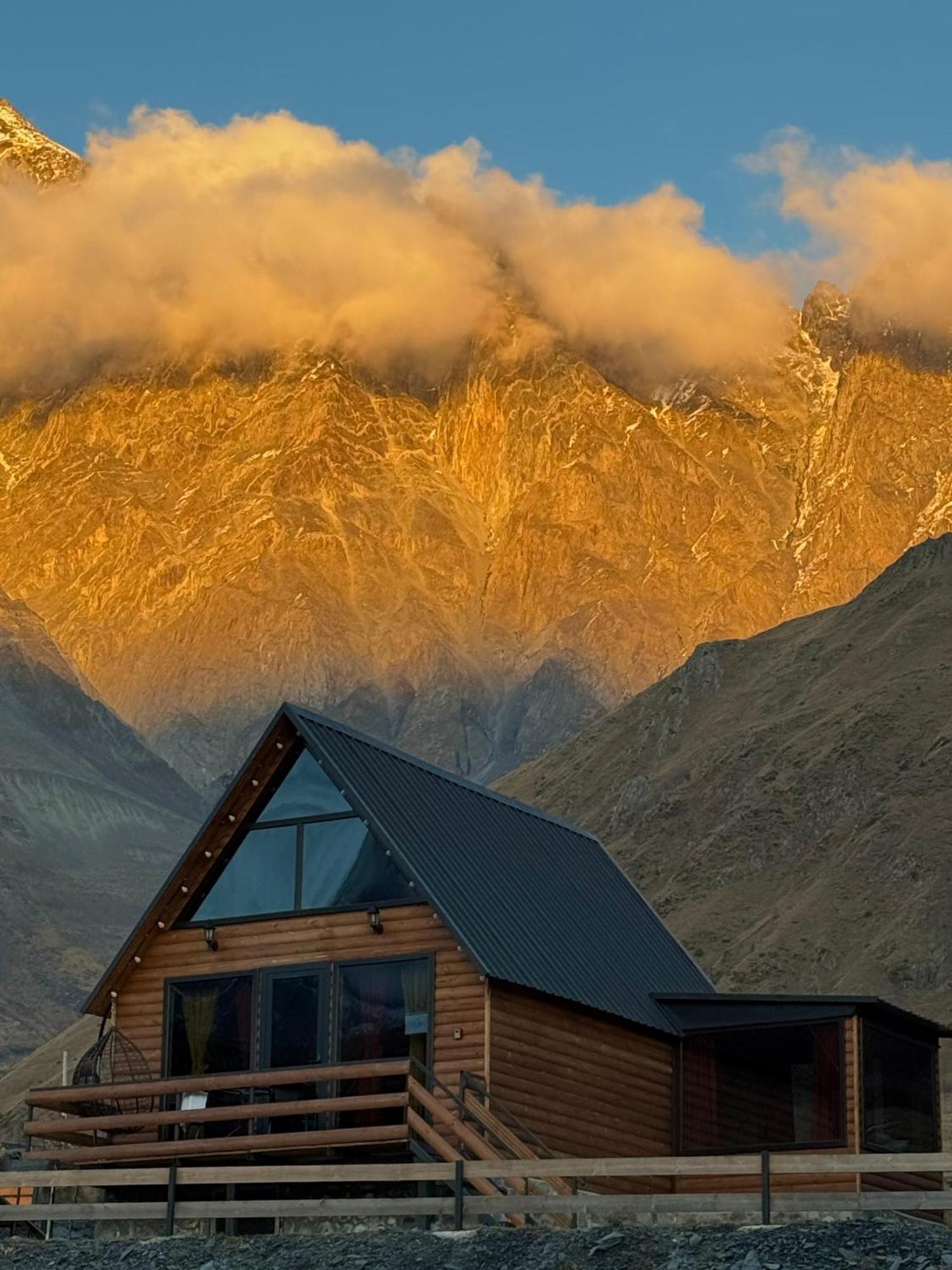 Kazbegi Inn Cottages Exterior foto